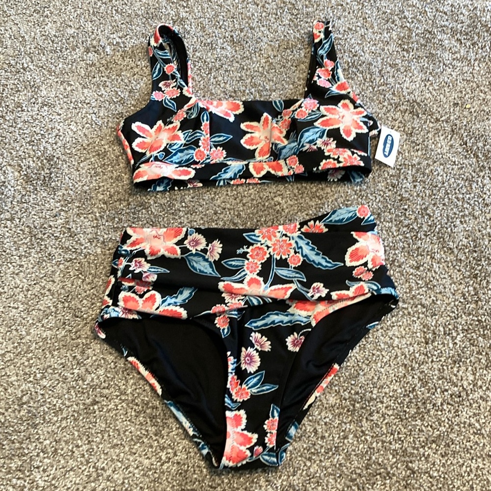 New old navy 2 piece bathing suit, size small